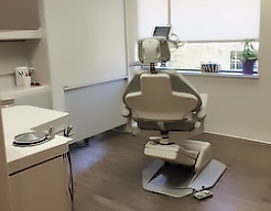 Modern Dental Chair With Modern Dental Equipments